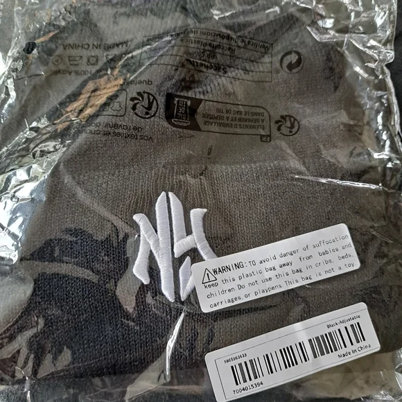 Hat - Picture 1 of 2